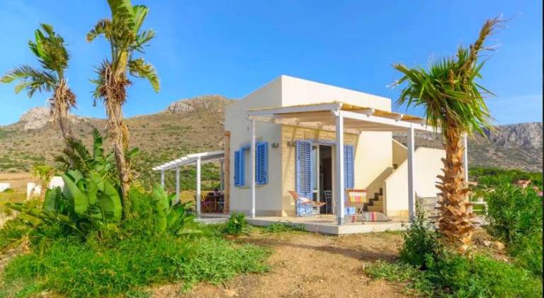 Child-friendly vacation home with barbecue, yard & terrace | Pets are welcome — photo 3