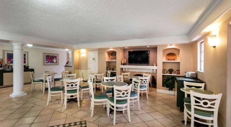 La Quinta Inn by Wyndham Albuquerque Northeast — photo 5
