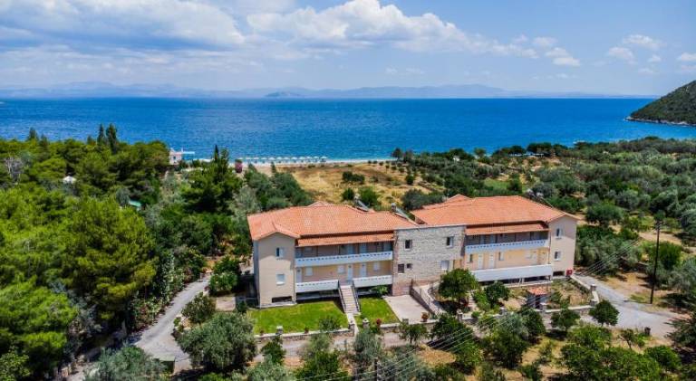 Serviced apartment with patio, grill & yard in South Kynouria