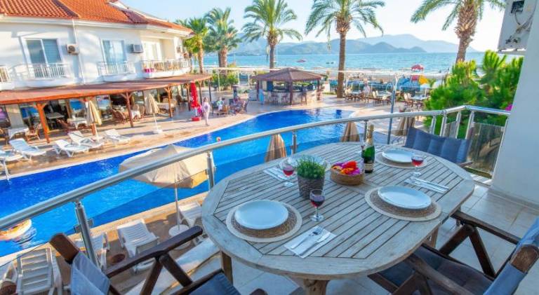 Sunset Beach Club Aqualettings Dolphin 4 — photo 2