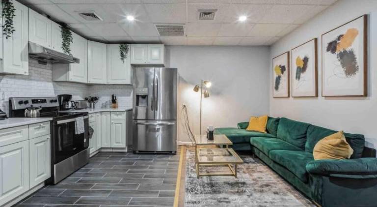 BRAND NEW Modern 2BR - Heart of Center City — photo 4