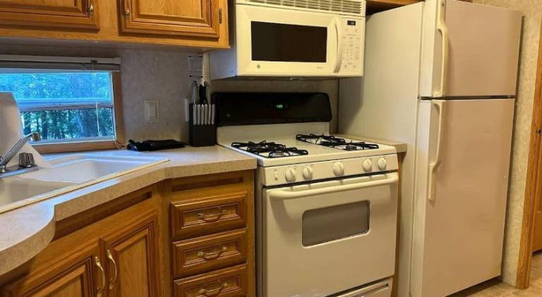 Lakefront RV Cottage in Parry Sound 14 — photo 4