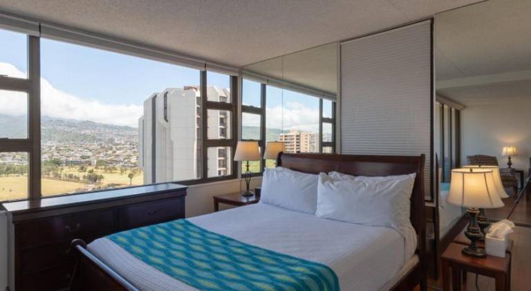 Waikiki Banyan Condo with Mountain Views Near Waikiki Beach, Free Parking (22113) in Wai