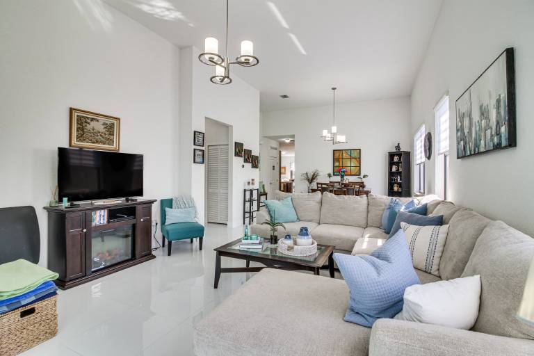 Cozy Miami Rental Near Parks & University