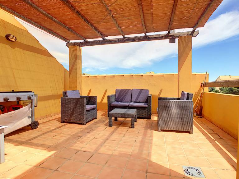 Apartment with pool, barbecue & terrace — photo 3