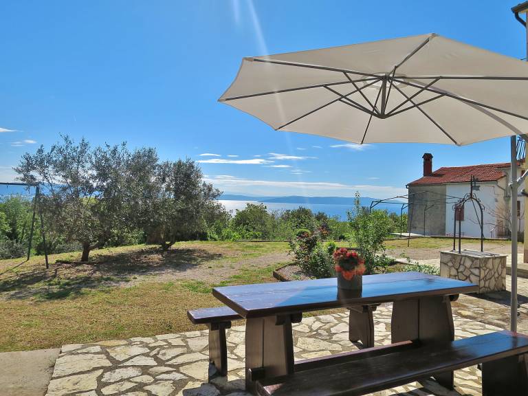 Rental apartment with garden & barbeque | Sea view — photo 5