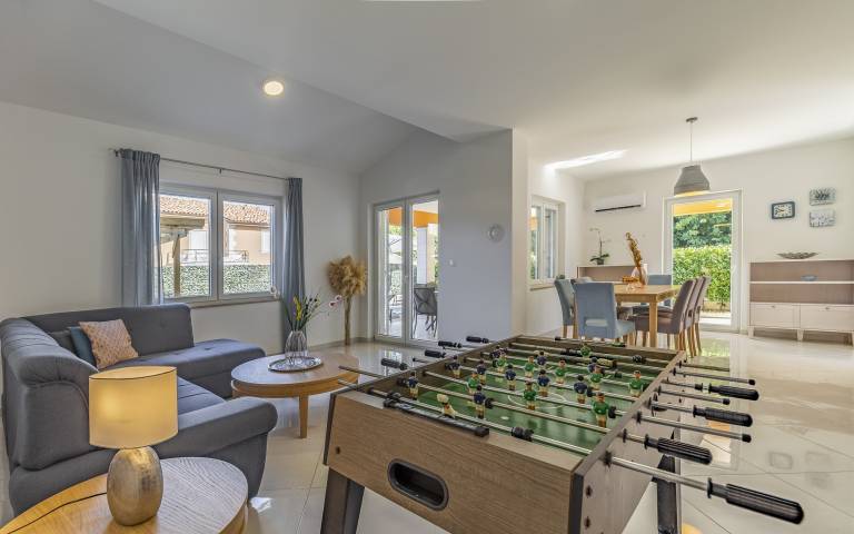 Child-friendly spacious villa with yard, hot tub & private pool | Good for workation | Dogs allowed — photo 4
