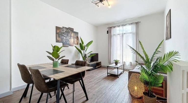Rental apartment with 1 room for 4 persons in Montlucon