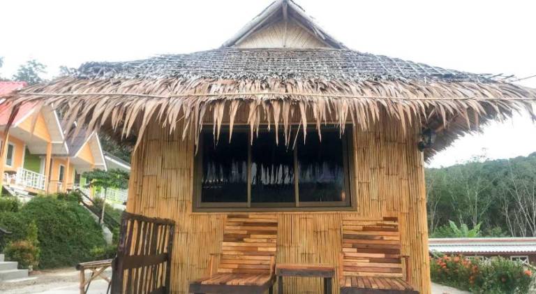 Serviced apartment with yard, BBQ & terrace | Close to the beach | Dogs allowed — photo 2