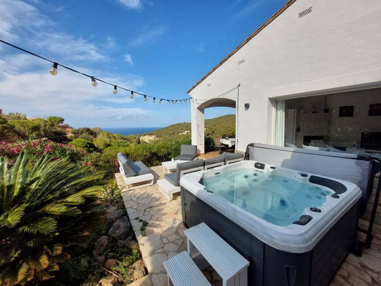 Villa 'Casa Chula' with Sea View, Wi-Fi and Air Conditioning — photo 3