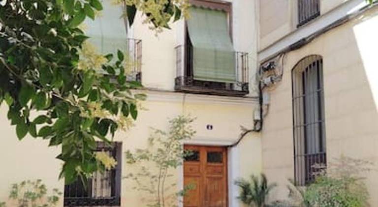 Apartamento con patio en Madrid centro in Madrid