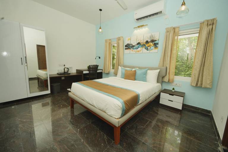 Bay Breeze Suites