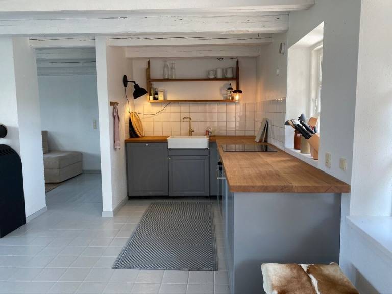 Family-friendly big house with barbeque, patio & yard | Water view | Beach nearby | Pet-friendly — photo 5