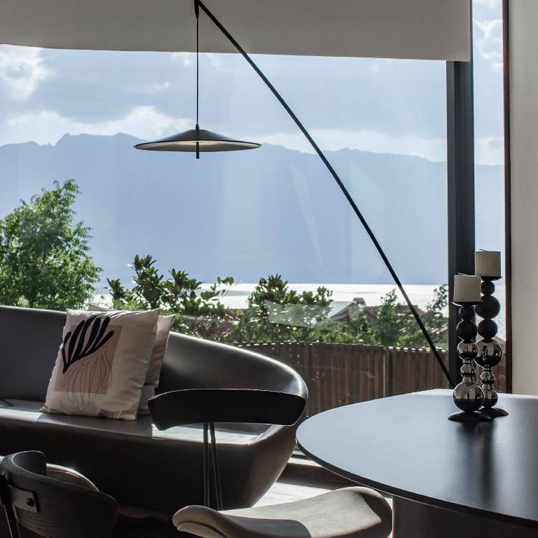 Cicer Cliff Lake View Villa in Dali