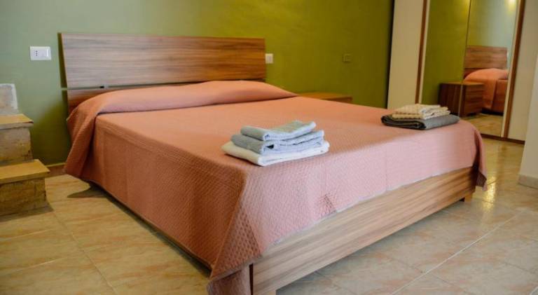 Rental apartment with BBQ & yard in Potenza