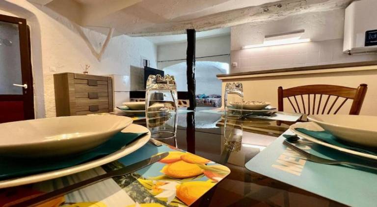 Nice apartment | Close to the beach | Dogs allowed in Menton
