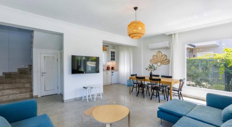 Beautiful holiday apartment with garden, patio & pool | Pets are welcome — photo 4