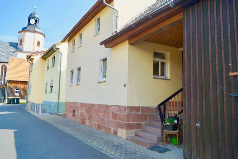 Children-friendly lovely house with patio, barbeque & yard | Nature view | Pet-friendly in Meiningen