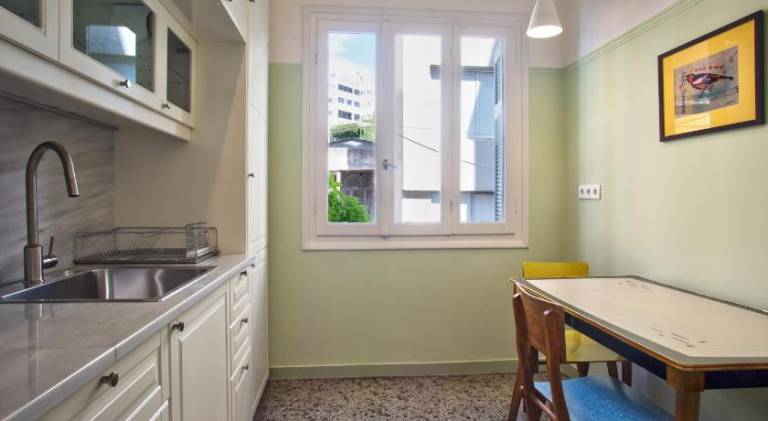Lovely rental apartment with garden & terrace | Next to Acropolis of Athens | Suitable for remote work | Pets allowed — photo 2