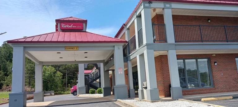 Red Roof Inn & Suites Scottsboro — photo 5