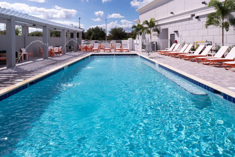 Holiday Inn & Suites Orlando I-Drive - Theme Parks by IHG — photo 3