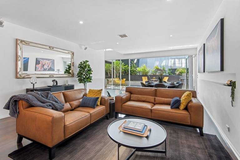 Hus  South Yarra