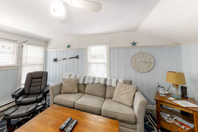 Cottage Pine Point