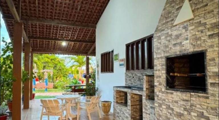 Vacation home with pool — photo 3