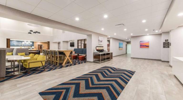 Hampton Inn & Suites by Hilton Benton Harbor — photo 2