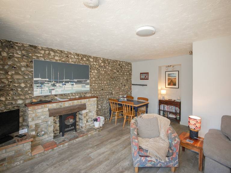 Children-friendly beautiful cottage with yard | Dogs allowed — photo 2