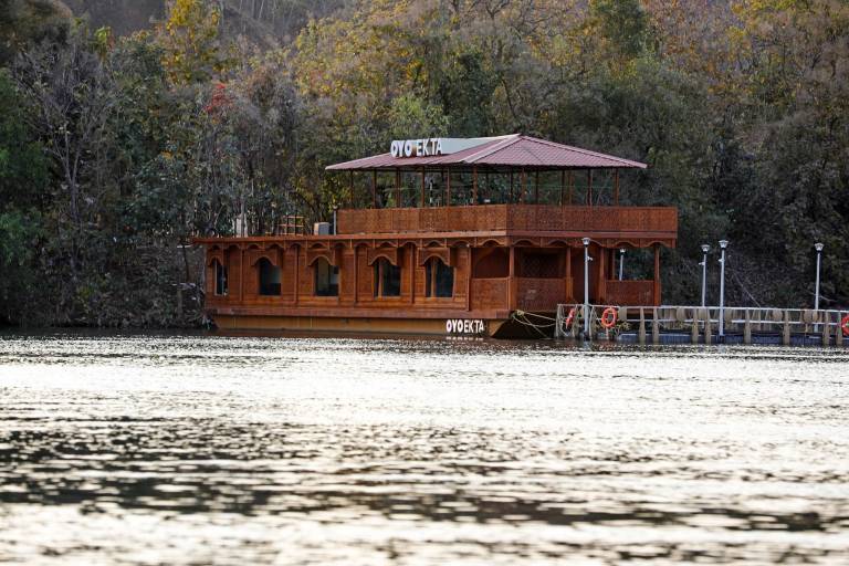 Casa flotante Vanazi