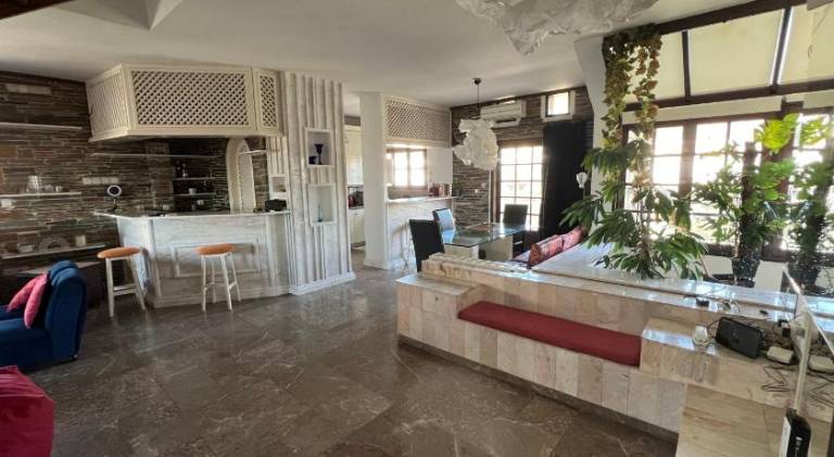 Vacation home with garden & patio — photo 3