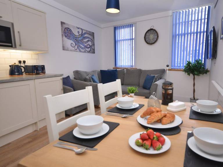 Lovely rental apartment with terrace | Water view | Pets allowed — photo 3