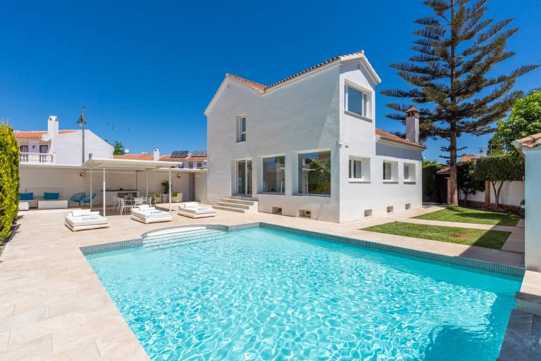 Luxury Villa "Ohana 2" with Pool, Wi-Fi, Terrace & Garden in Torremolinos