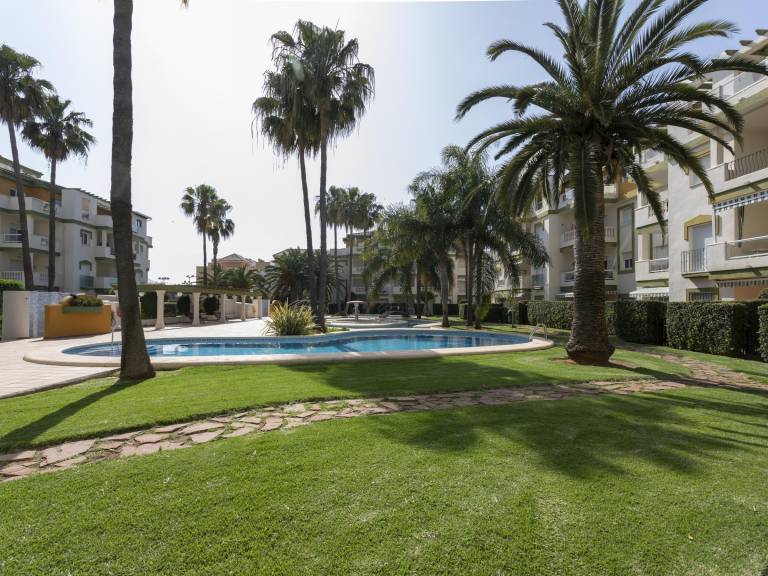 Charming Ground-Floor Apartment with Pool, Terrace & Beach Access in Denia — photo 2
