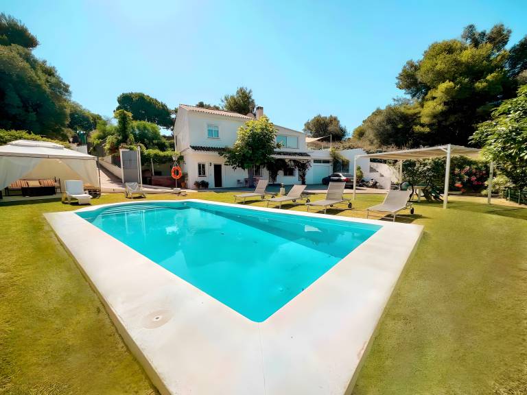 Villa 'Cerca De Puerto Banús' with Private Pool, Wi-Fi and Air Conditioning in Marbella