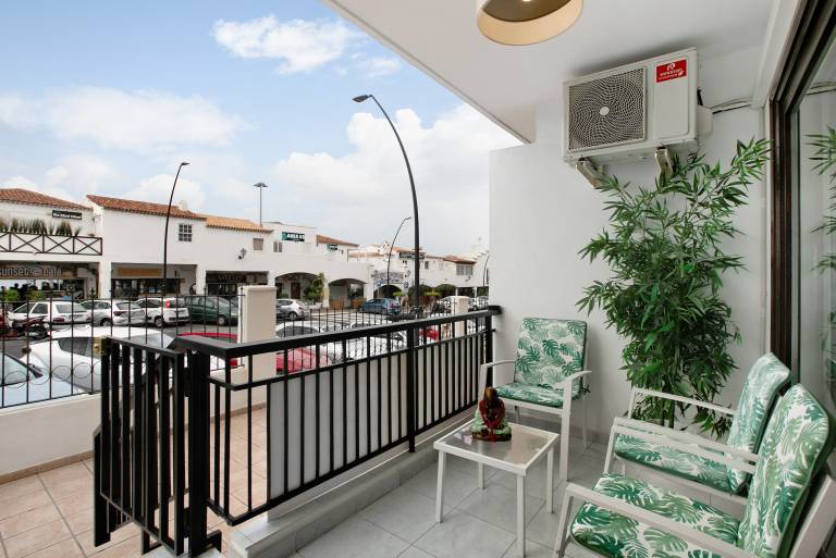Pleasant studio with terrace & fast internet | City view | Close to the beach | Pet-friendly in Santa Cruz de Tenerife