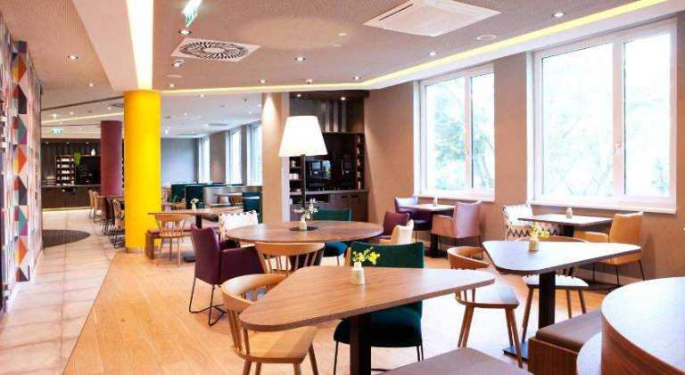 Hampton by Hilton Munich Airport South — photo 2