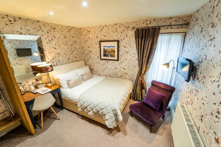 Bed and breakfast  Bath