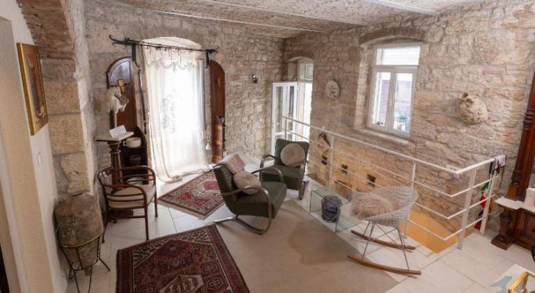 Vacation home with 2 rooms for 4 persons in Supetar