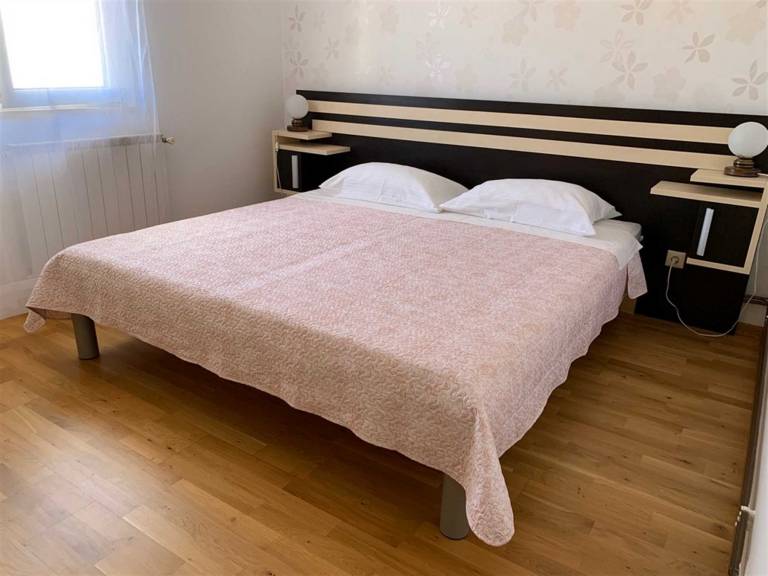 Apartment with 2 rooms for 5 persons — photo 3