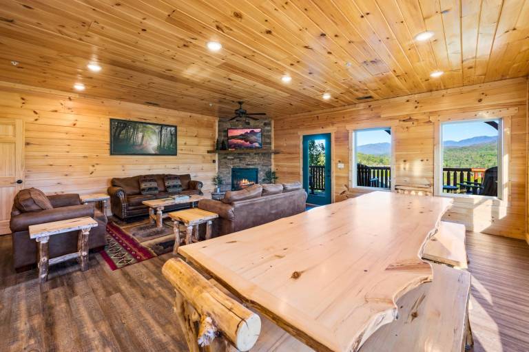 Cabin with jacuzzi, barbeque & pool | Mountain view — photo 5