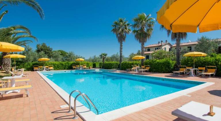 Wonderful holiday apartment with pool | Pets allowed in Cecina