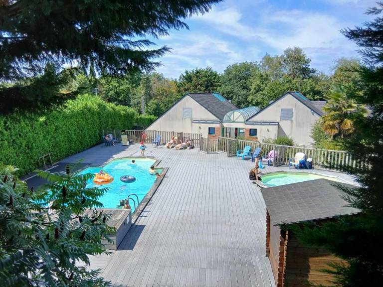 Wonderful mobile home with terrace & heated pool | Pet-friendly — photo 2