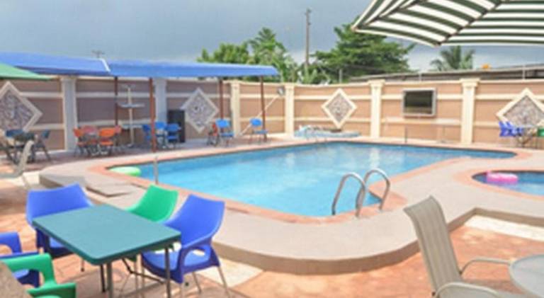 SHERIFFYT ROYAL HOTEL AND SUITES — photo 3
