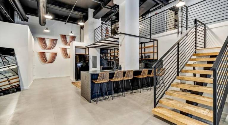 Fully equipped rental apartment with sauna | Close to Liberty Bell | Perfect for remote work | Dogs allowed in Philadelphia, PA