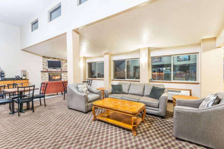 Days Inn by Wyndham Pueblo — photo 2