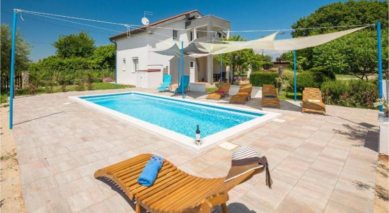 Nice apartment with pool | Dogs allowed in Tar-Vabriga