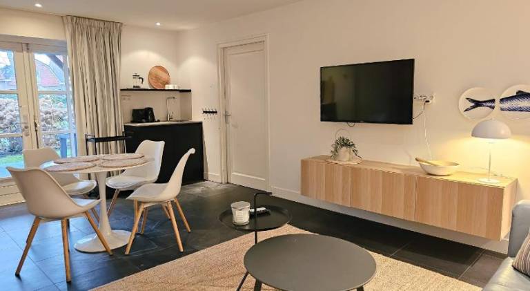 Holiday apartment with 2 rooms for 4 persons — photo 2