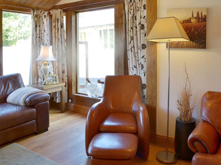 Children-friendly cottage with private pool, barbecue & yard | Pets allowed — photo 4